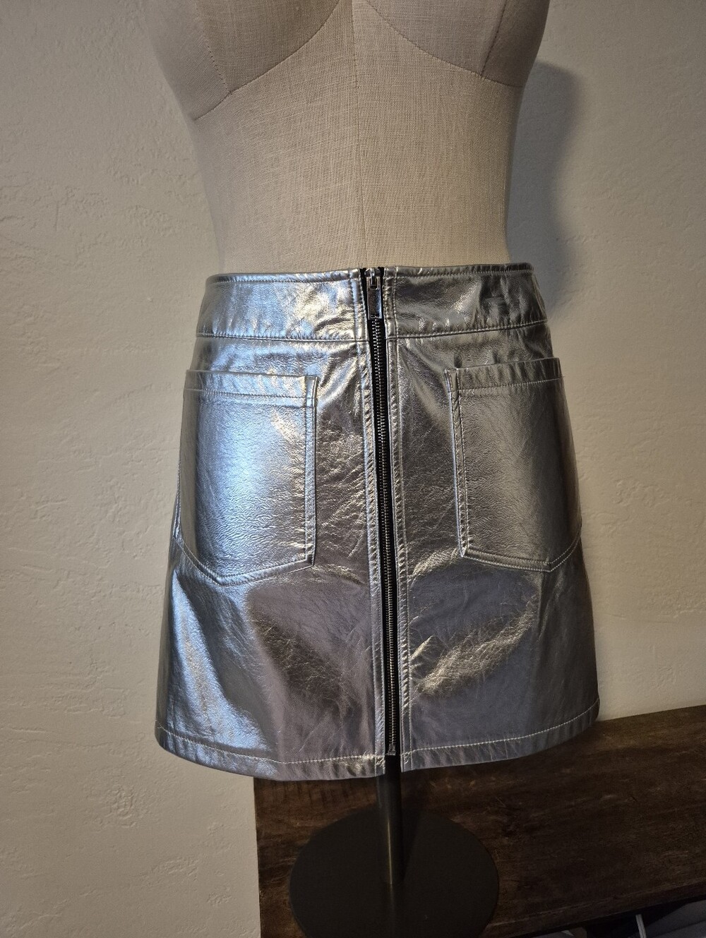 Metallic Silver Front-Zip Mini Skirt Xl